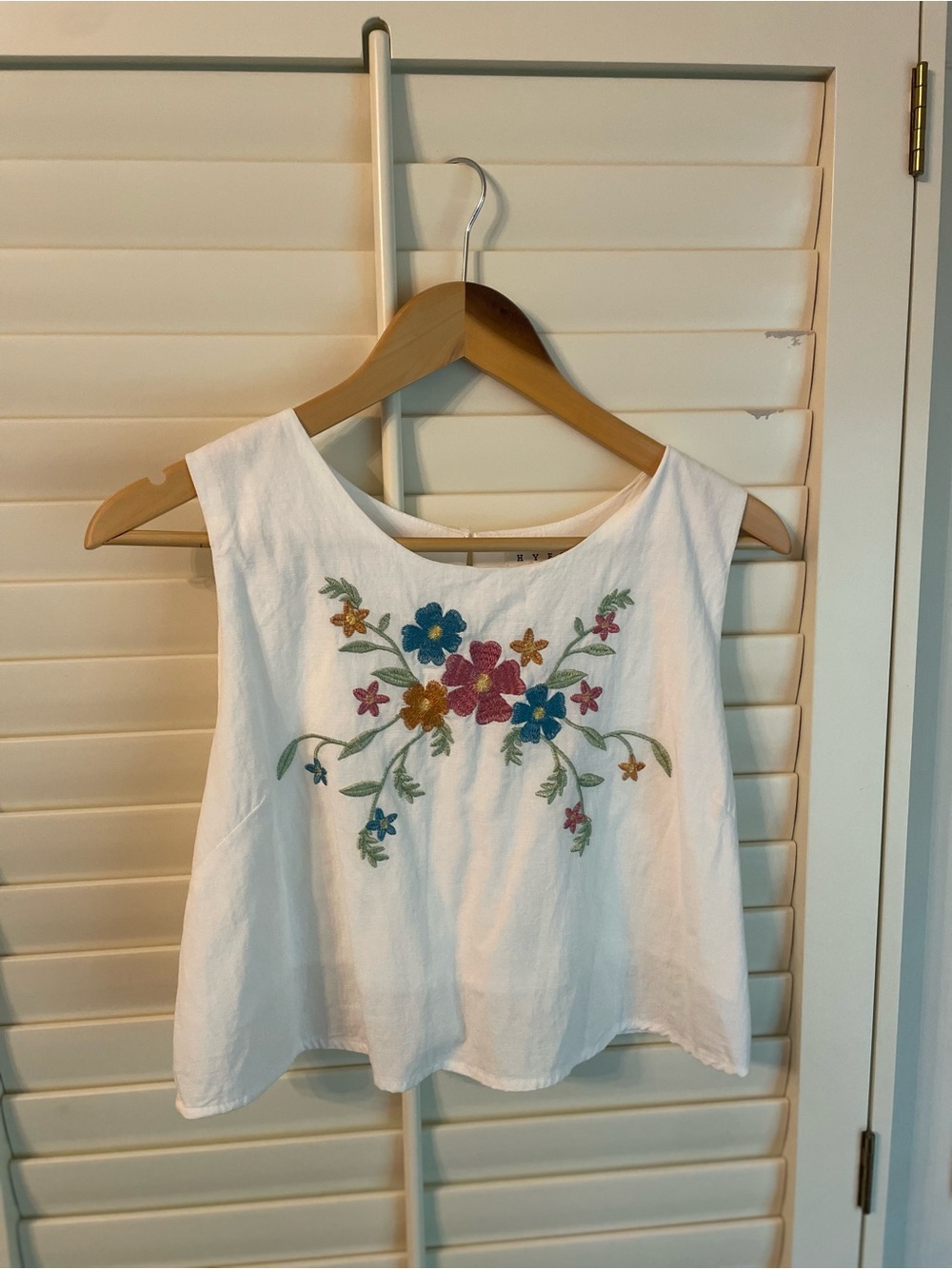 HYFVE White Sleeveless Embroidered Floral Tank Top